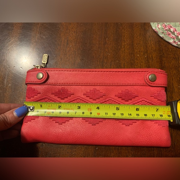 Roots bright pink wallet. - Picture 5 of 5
